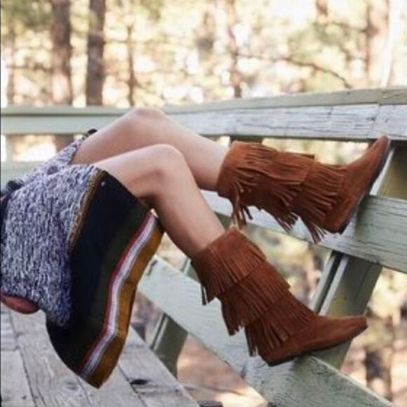 Minnetonka Suede 3 Layer Fringe Boots - Picture 5 of 5